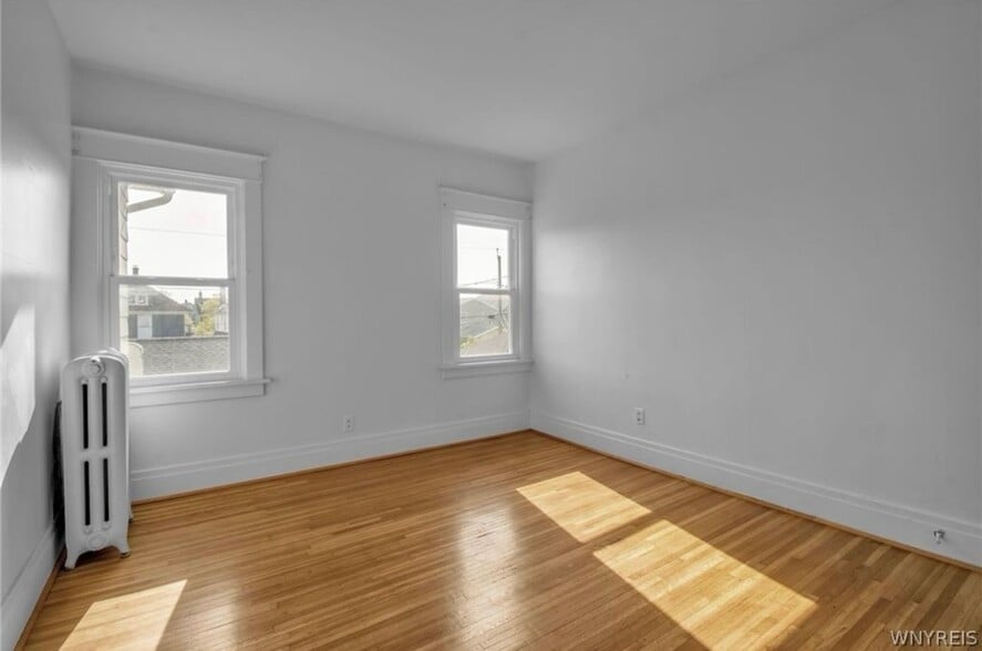 Second bedroom - 299 Wellington Rd
