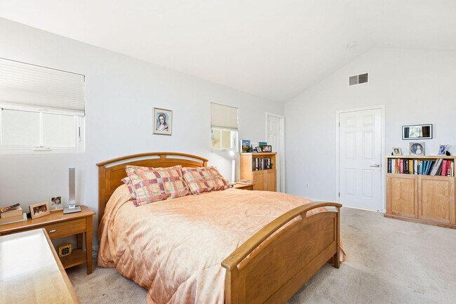 Building Photo - Stunning 3-Bedroom Home in a Prime Mountain View Location with Top-Rated Los Altos Schools!