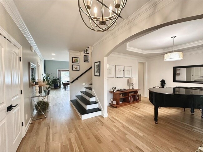 Building Photo - 3232 Brookview Rd