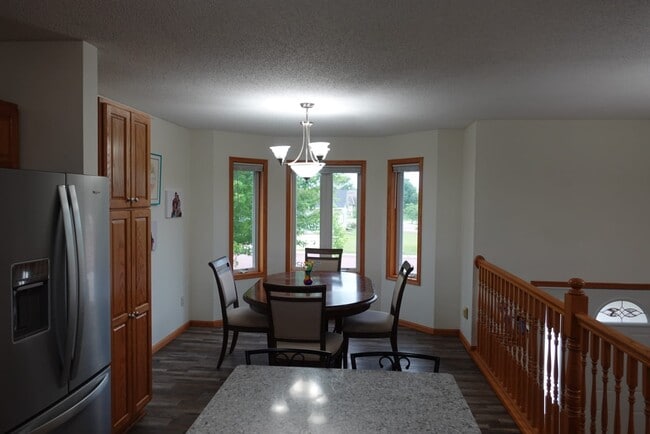 Building Photo - 100 Tattler Ln