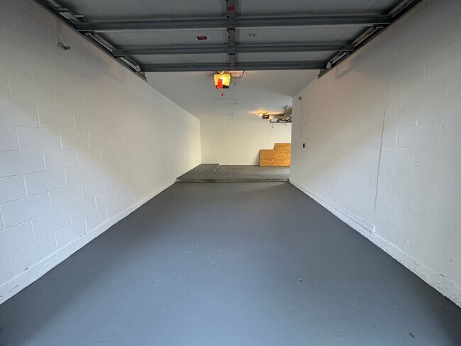 Building Photo - 1727 Shadow View Cir