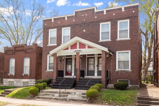 Building Photo - Junie B. Aiata