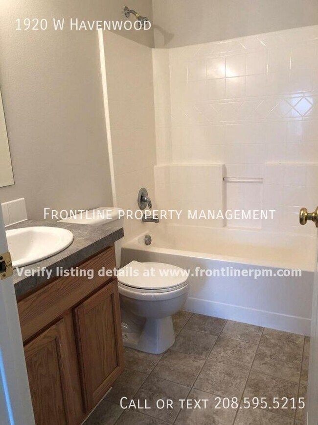 Building Photo - 1920 W Havenwood Ave