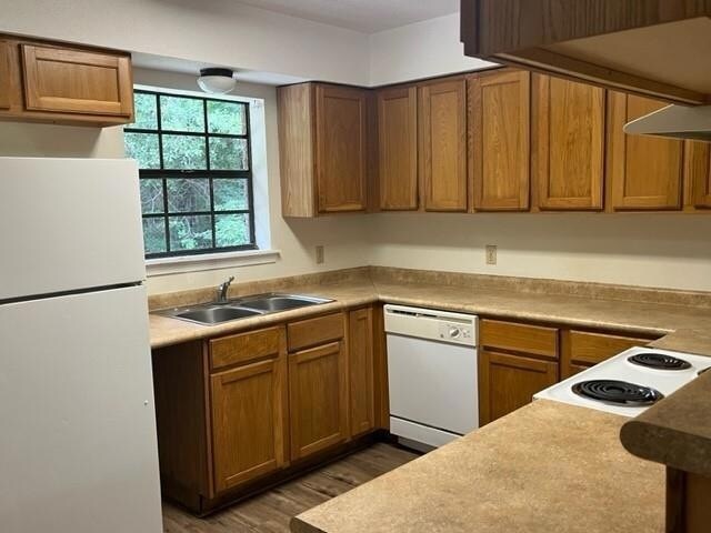 Building Photo - 35515 Oak Ridge Avenue Unit B