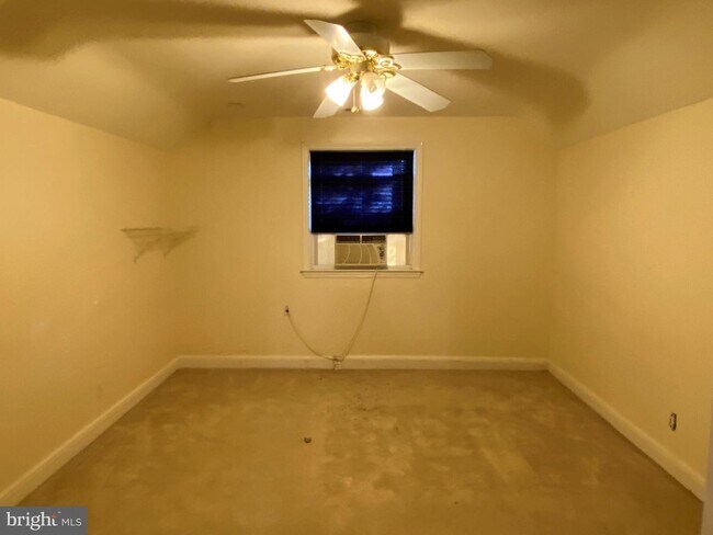 Building Photo - 3205 Labyrinth Rd