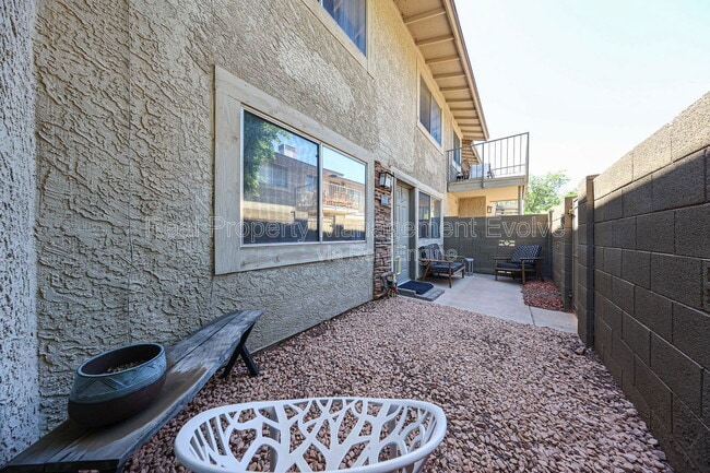 Building Photo - 8531 E Belleview St