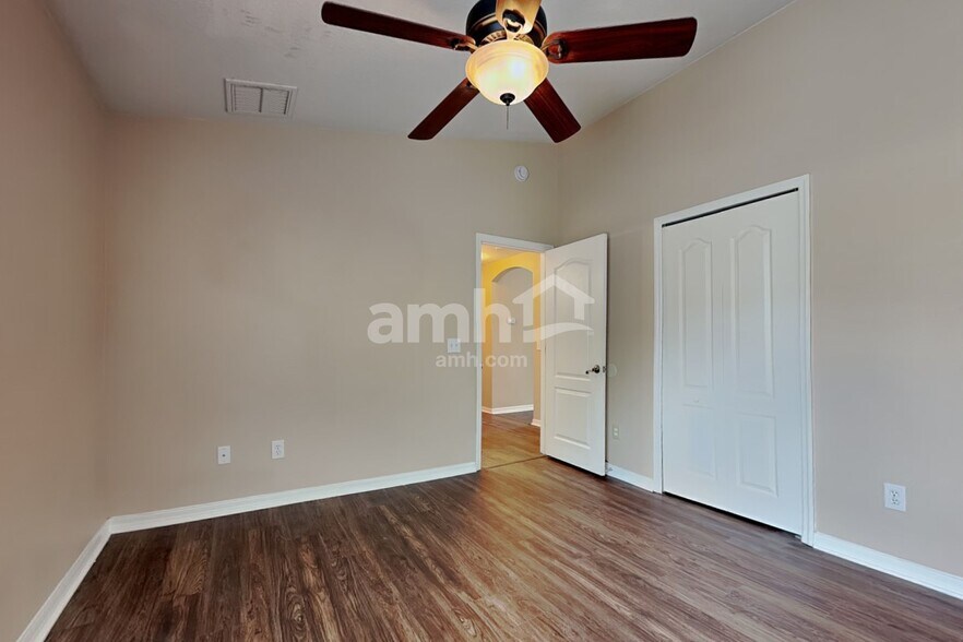 Building Photo - 18025 Cypress Bay Pky