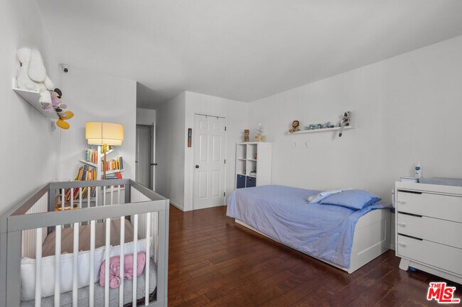 Building Photo - 8701 Delgany Ave