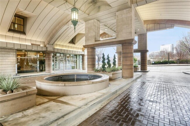 Building Photo - 250 Park Ave W NW