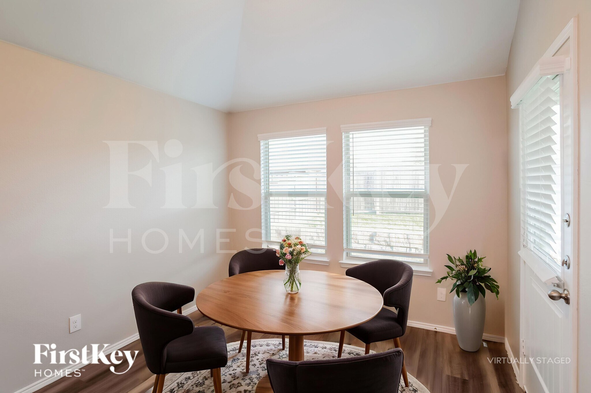 Building Photo - 1305 Trumpet Dr