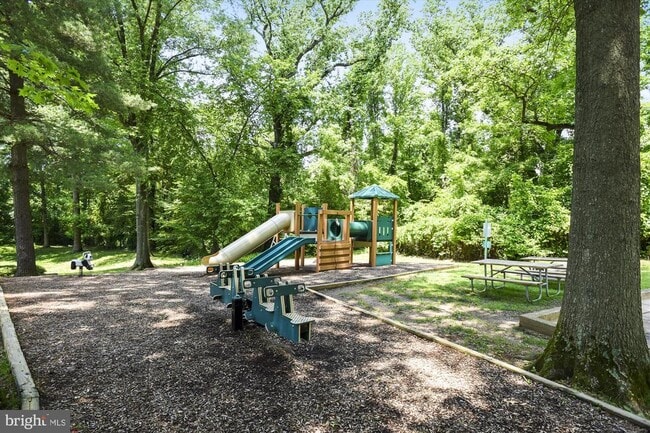 Building Photo - 7621 Tremayne Pl