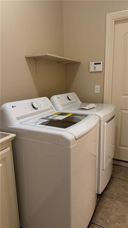 Building Photo - 2005 SW Pinoak Ave