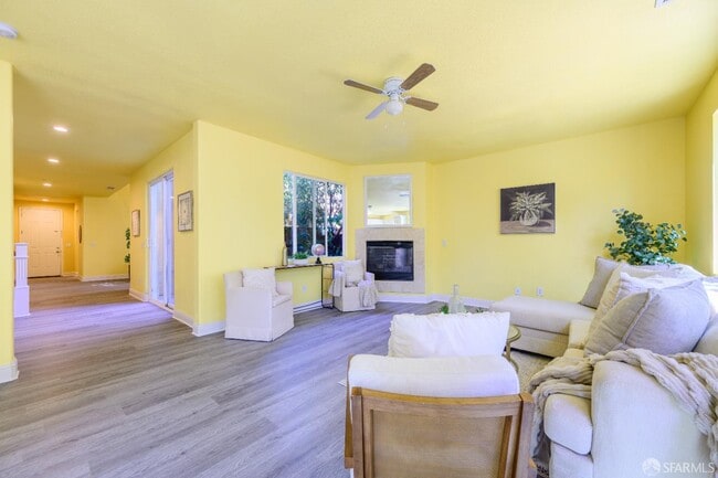 Building Photo - 5476 Summerfield Dr