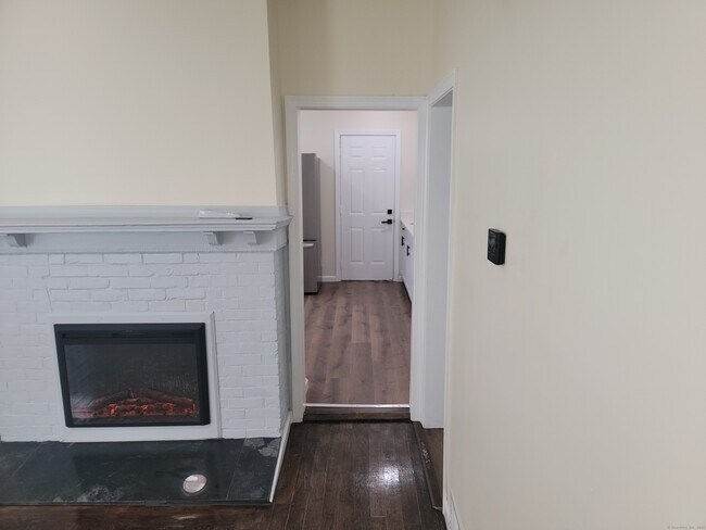 Building Photo - 147 Edgewood St
