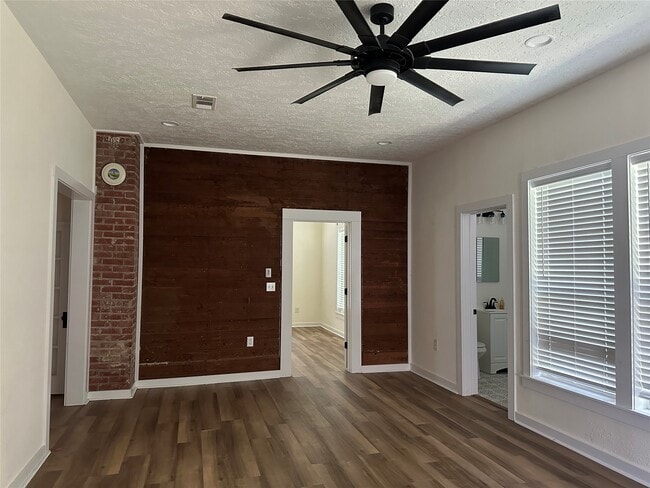 Building Photo - 3502 1st St