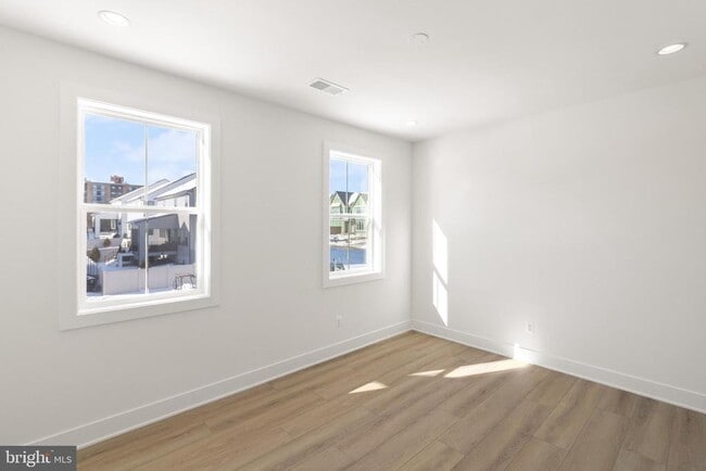 Building Photo - 853 N Manchester St