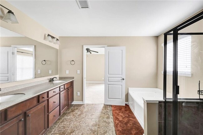 Building Photo - 5957 Stow Dr