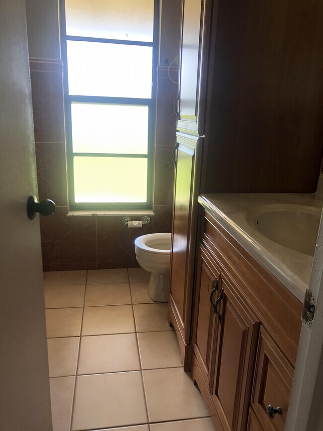 Building Photo - 456 Boxwood Ct