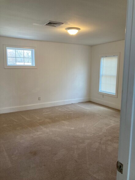 Front Bedroom - 231 Lake Ave