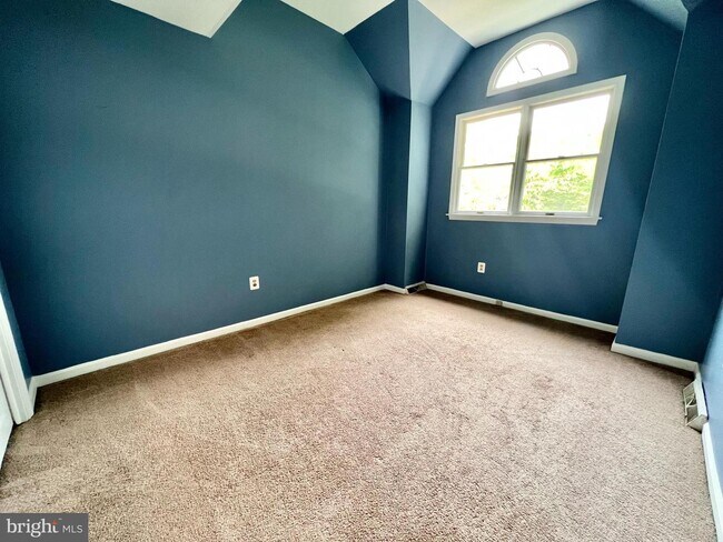 Building Photo - 8620 Trumbauer Dr
