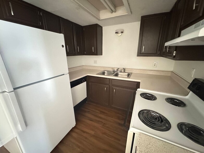 Building Photo - 1203 Monroe Loop
