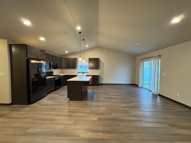 Building Photo - 12772 N Cavanaugh Dr