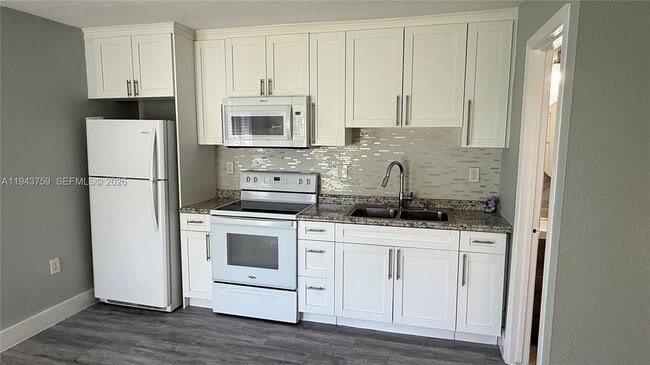 Building Photo - 220 NW 12th St