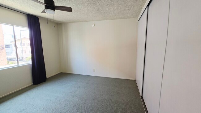 Building Photo - 526 S St Andrews Pl