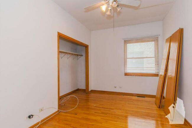 Building Photo - 5 bedroom in Chicago IL 60614