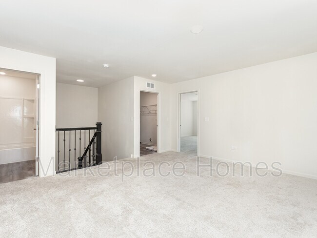 Building Photo - 15014 Quincy Cir