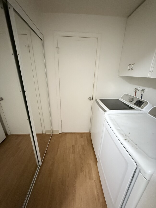 Building Photo - 10807 22nd Pl SE