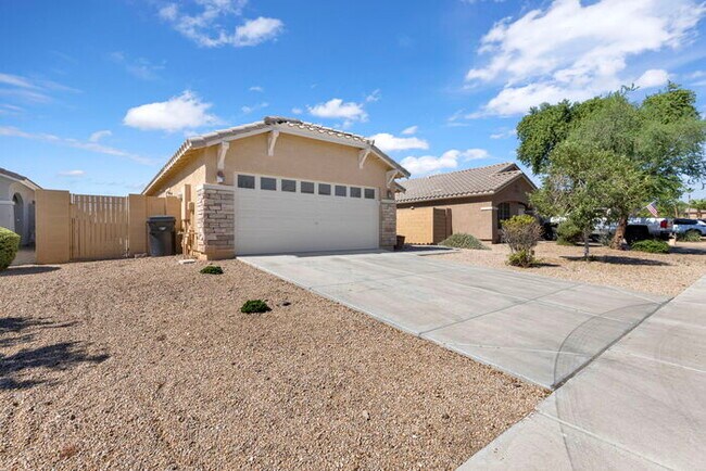 Building Photo - 17161 W Port Royale Ln
