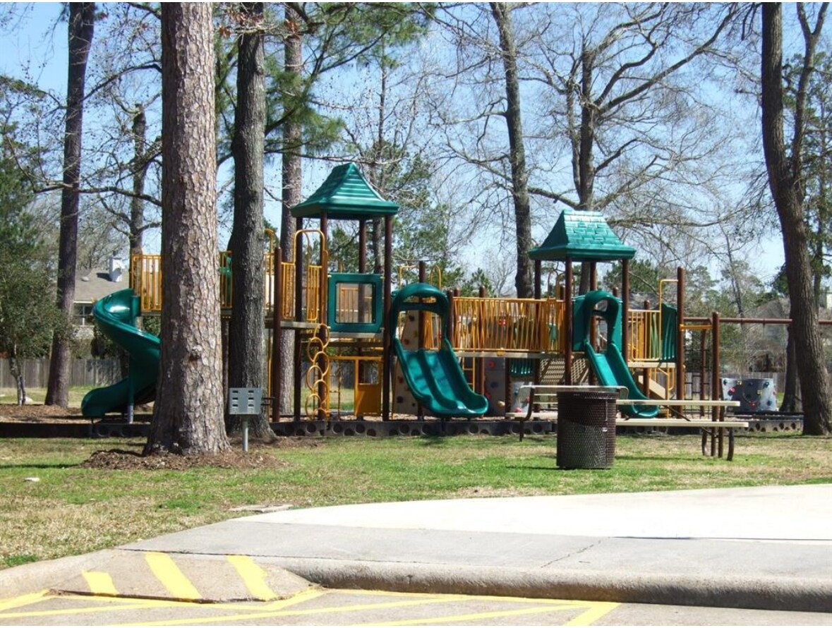 Building Photo - 5826 Ancient Oaks Dr