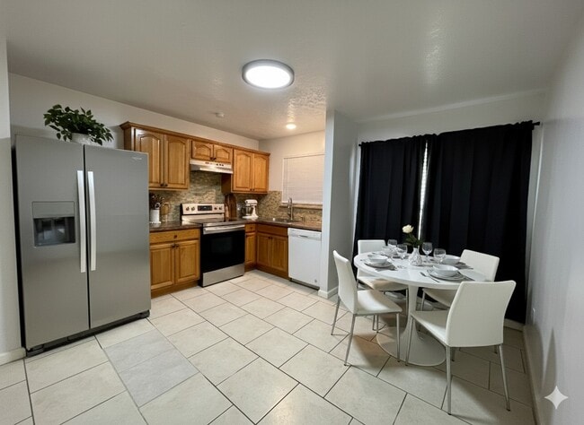 Building Photo - 9506 Riverside Lodge Dr