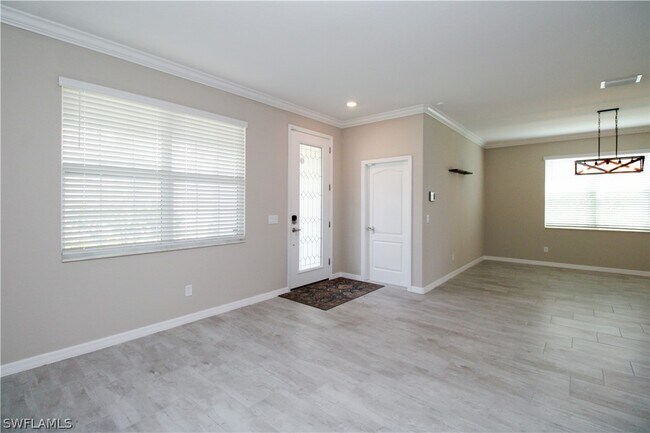 Building Photo - 2380 Fallglo St