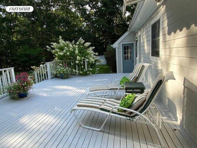 Building Photo - 330 Sprig Tree Path