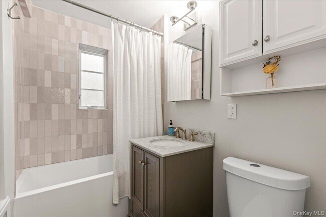 Building Photo - 181 Purchase St