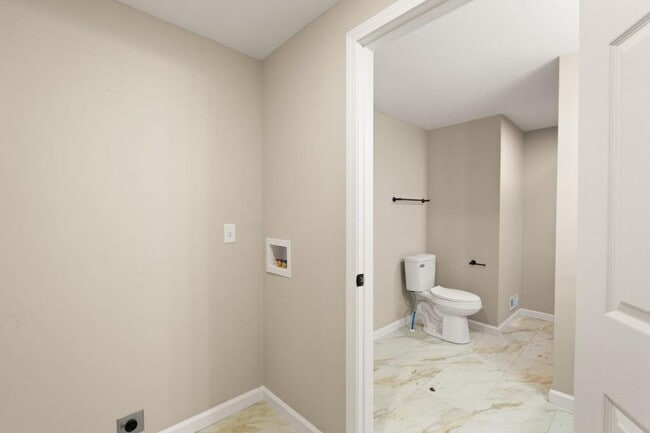 Building Photo - 1709 Ekin Ave