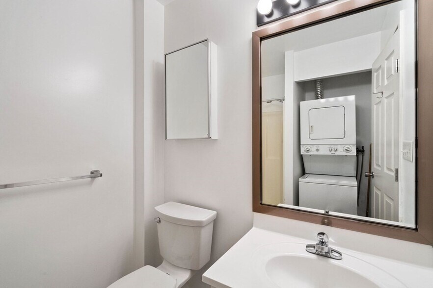 Building Photo - 332 Franklin St