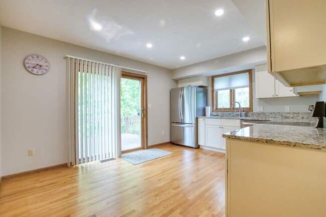 Building Photo - Spacious 2-Bedroom, 2-Story Apartment with Walk-Out Basement