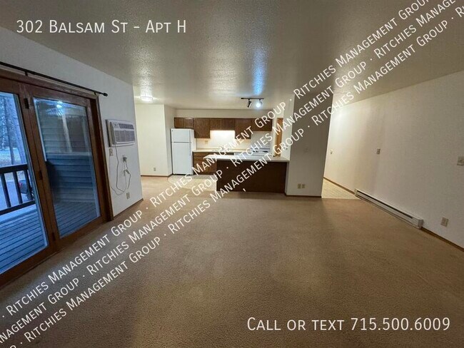 Building Photo - 302 Balsam St