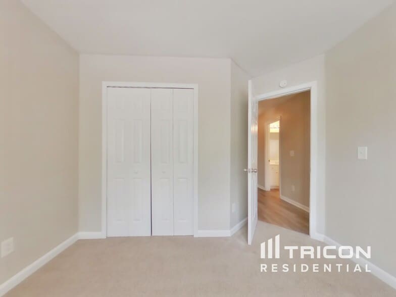 Building Photo - 9106 Valleyview Ct