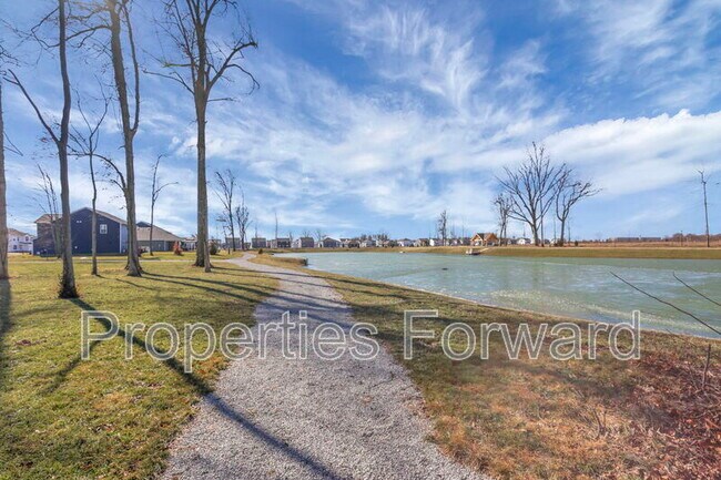 Building Photo - 11 Walnut St