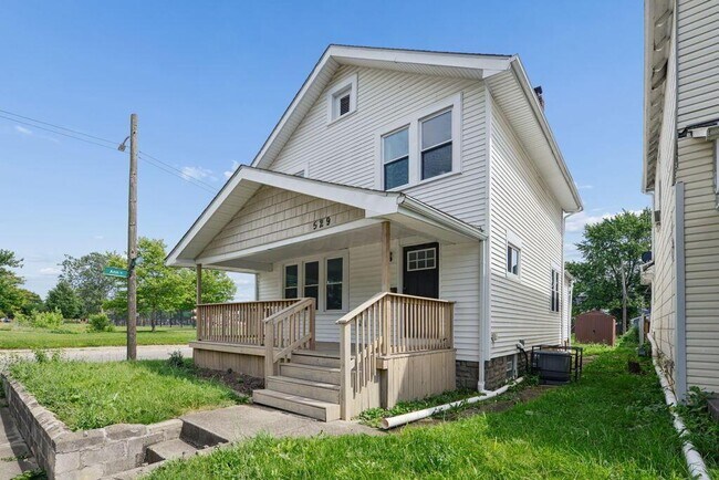 Building Photo - 529 E Morrill Ave