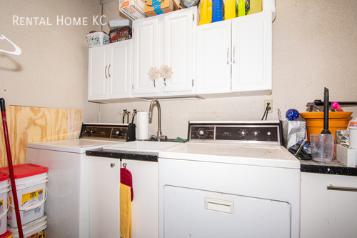 Building Photo - 4828 Bond-