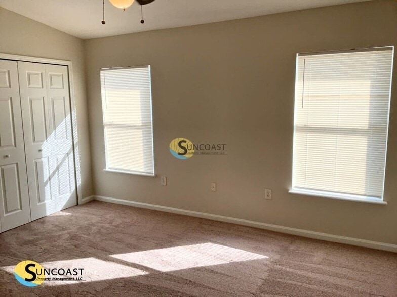 Building Photo - 6984 Ortega Woods Dr