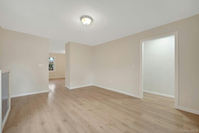 Building Photo - 25 S Washington St