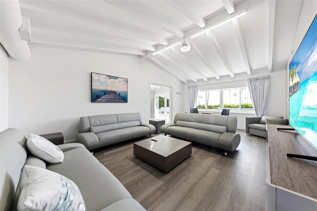 Building Photo - 1663 N Fort Lauderdale Beach Blvd