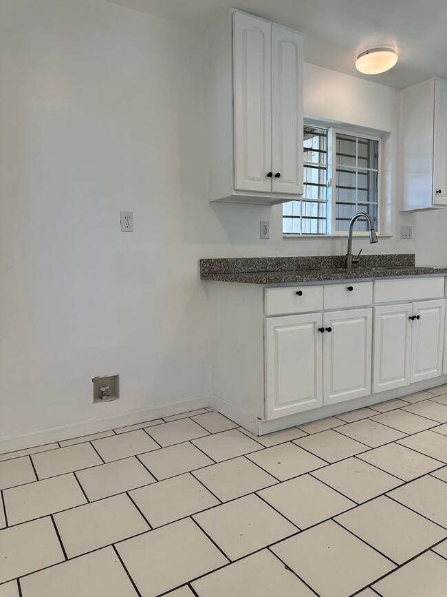 Building Photo - Conveniently Located Home in Modesto