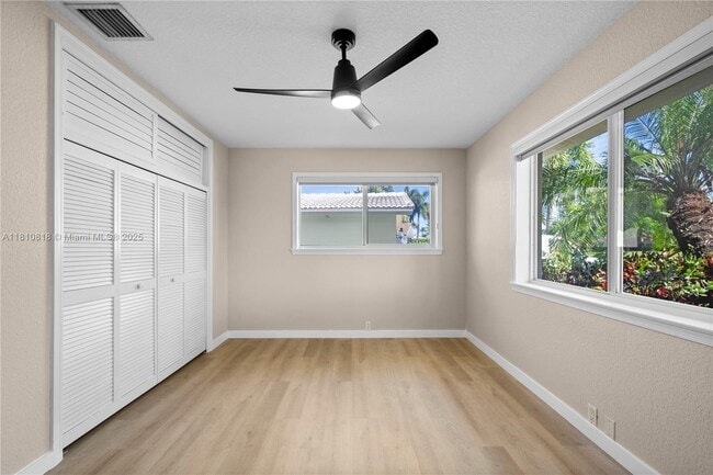 Building Photo - 2761 NE 22nd Ct